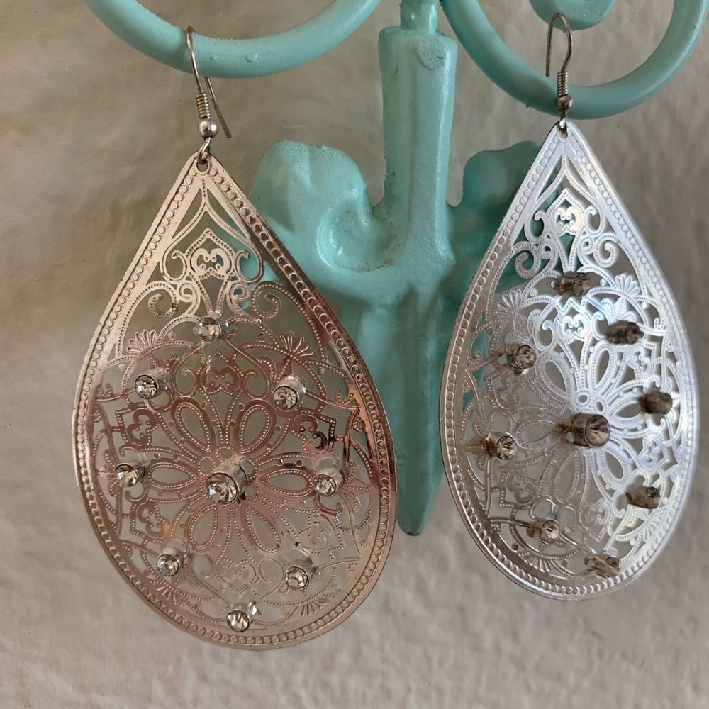 Laser cut earrings silver teardrop shape 💧